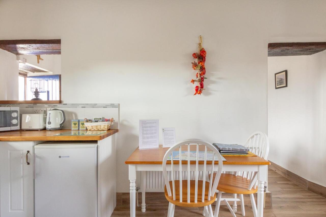 Blue Sky Cottage, Doolin Carrowauff Екстериор снимка
